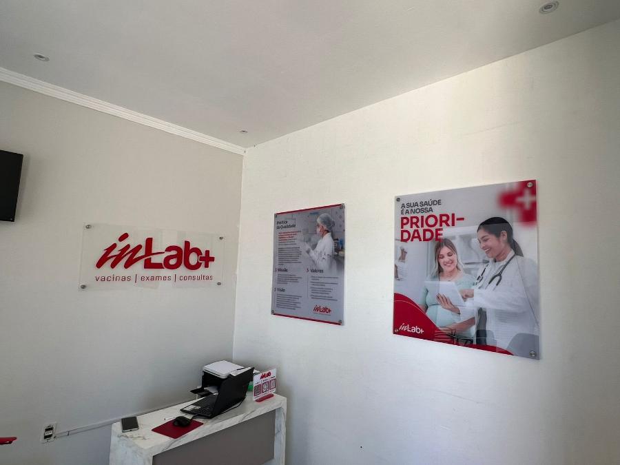 Peça em acrílico produzida pela Carloman