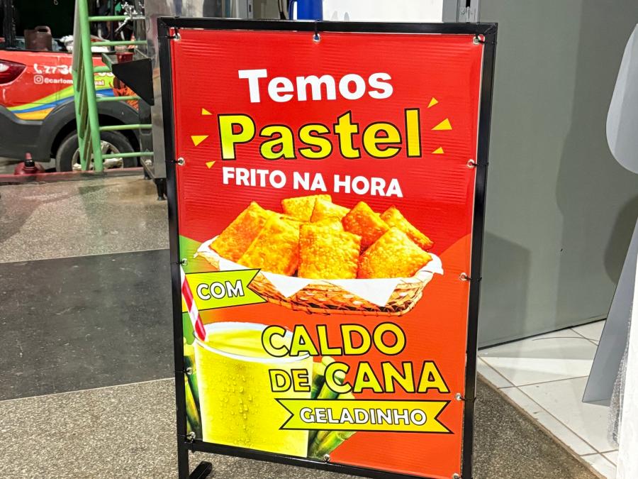 Cavalete de calçada com arte impressa