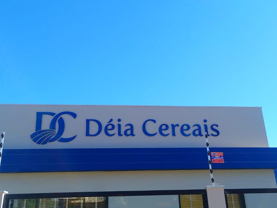Letras em PVC expandido aplicadas em parede