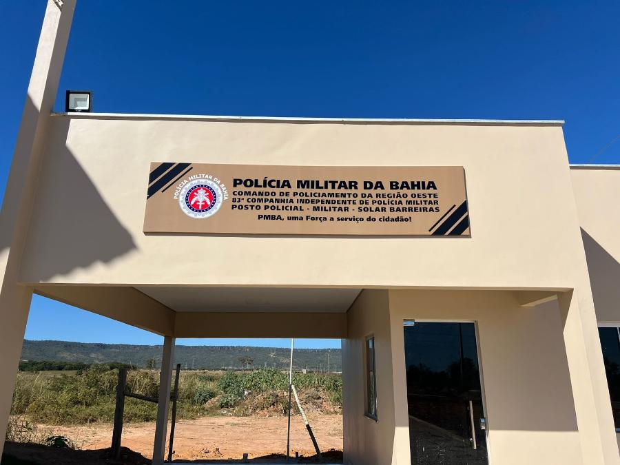 Painel front instalado em ponto comercial